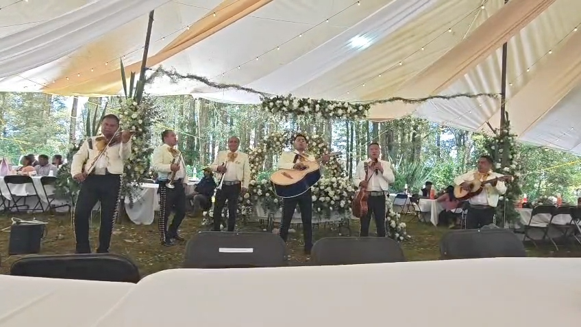 Presentación de Mariachi Raíces de México